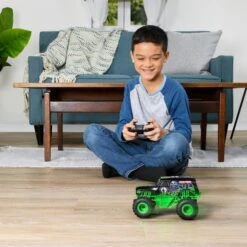 Spin Master Monster Jam Grave Digger, RC -Trendiger Spielzeugladen Spin Master Monster Jam Grave Digger RC@@1566285 5